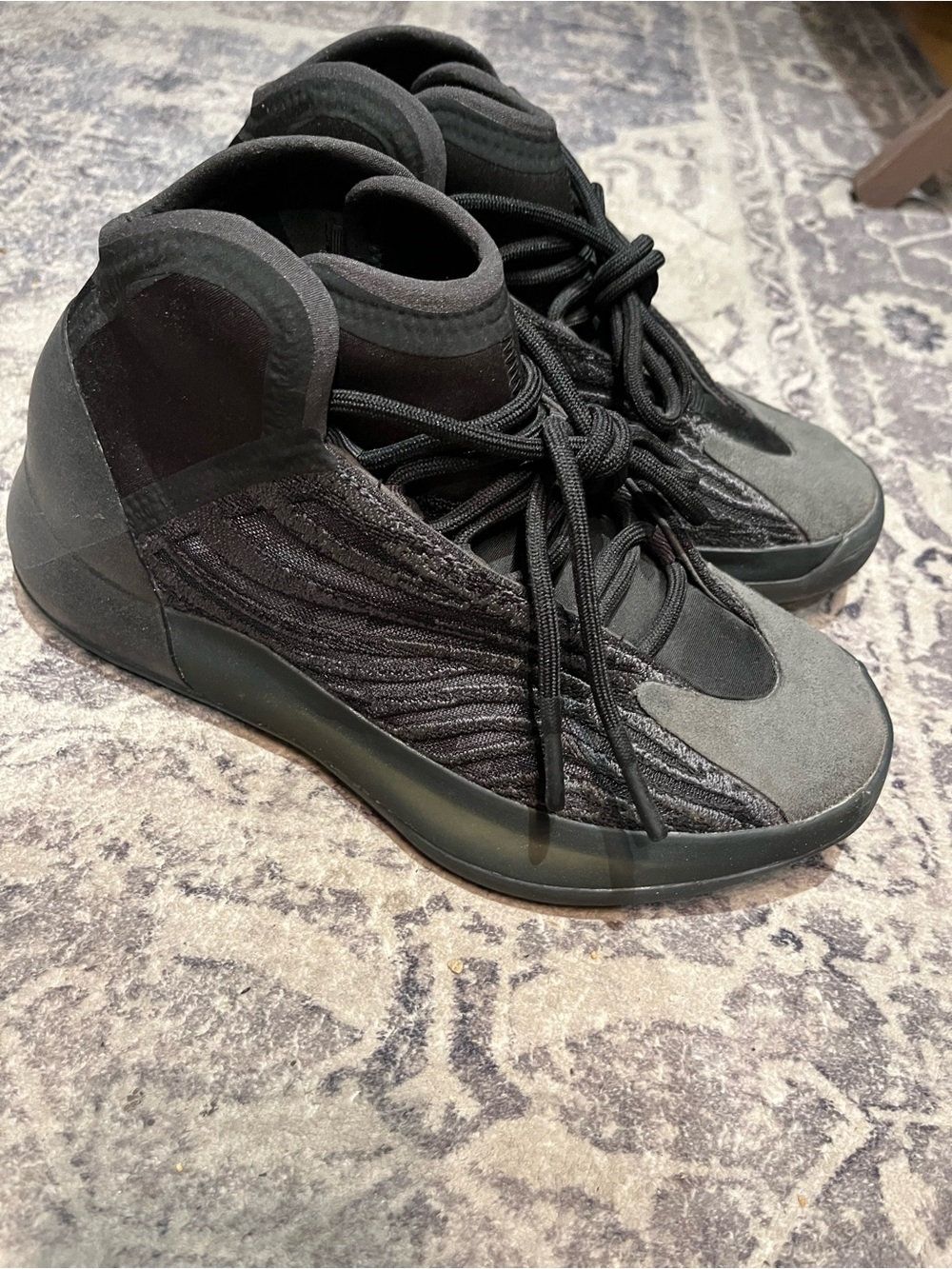 Adidas Yeezy Quantum Sneakers